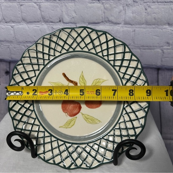 Royal Norfolk Cream and Green Apple Plate - Picture 3 of 4